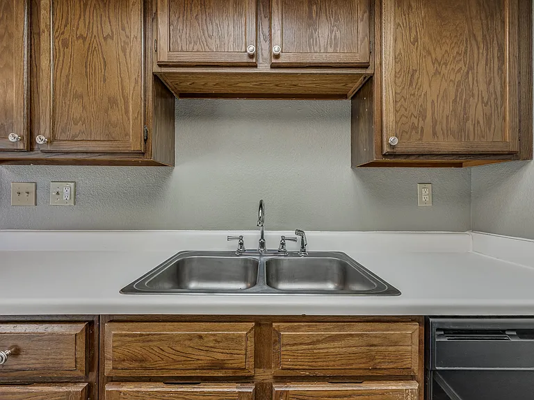 Lexington Commons - Renovated Kitchen