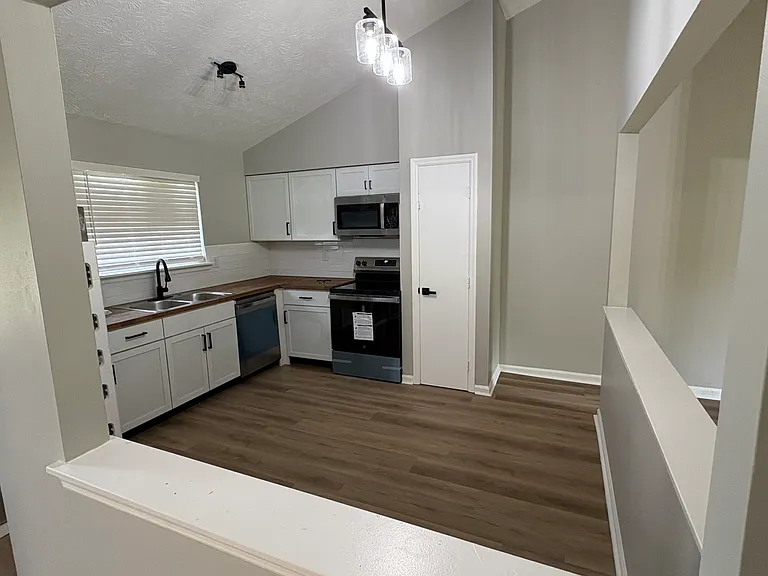 3805 Salmon Ct — Photo 6