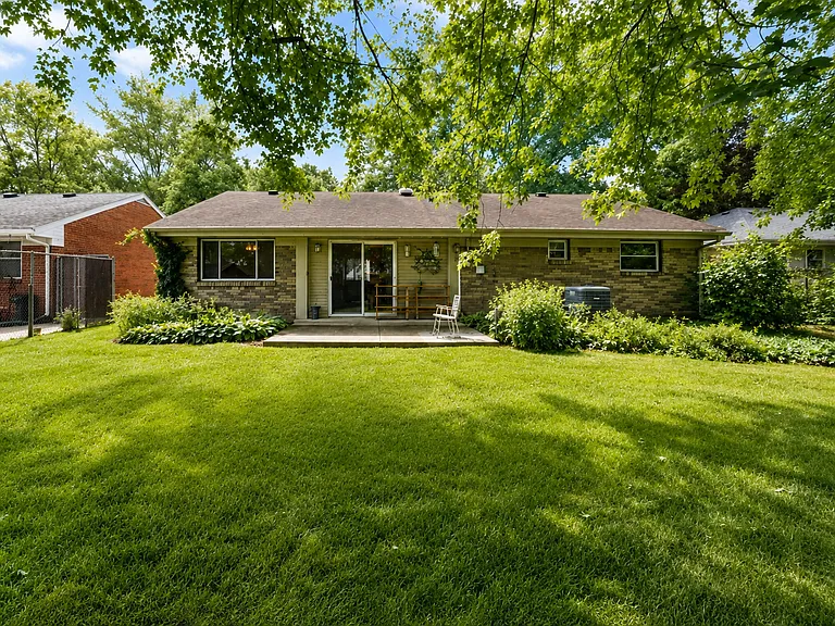 5920 Malden Ave — Photo 14