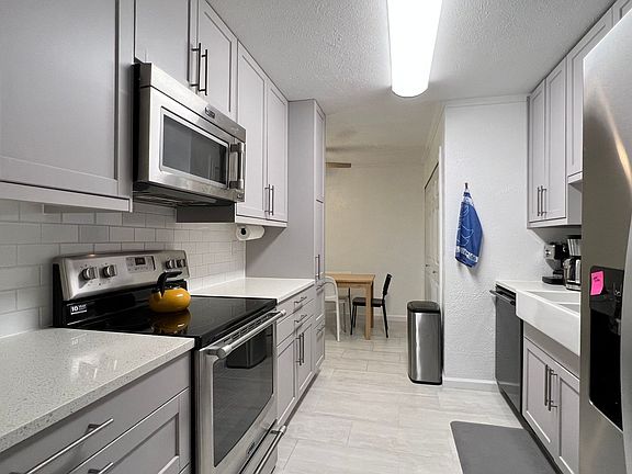 3rd image of 2609 Jenny Ln