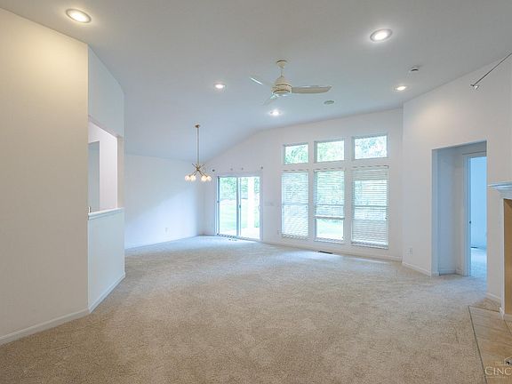 5th image of 98 Bedles Ct