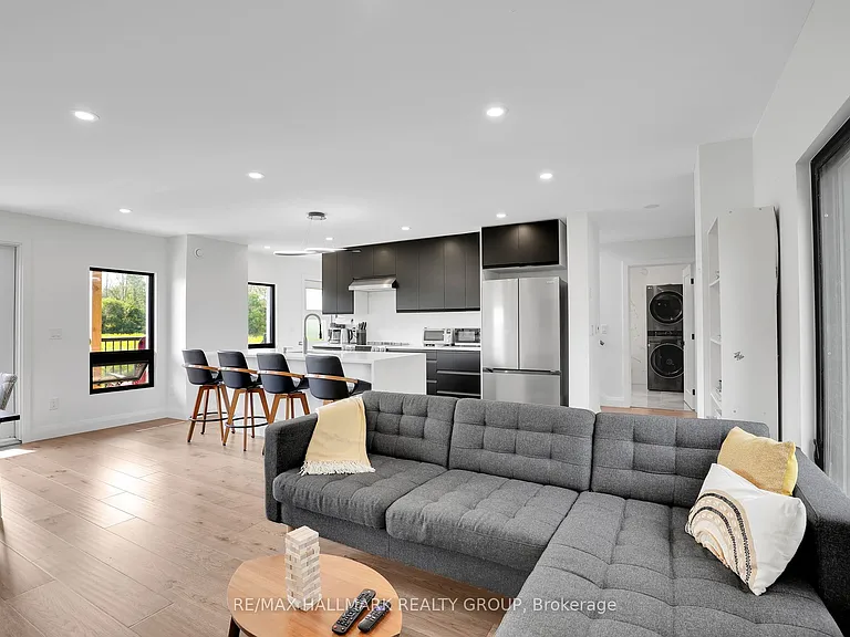 165 Knapp St — Photo 8