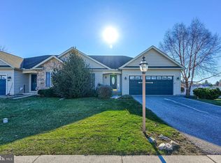 402 Providence Dr, Mc Sherrystown, PA 17344