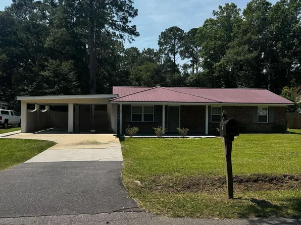 15 Buck Rd, Beaufort, SC 29907