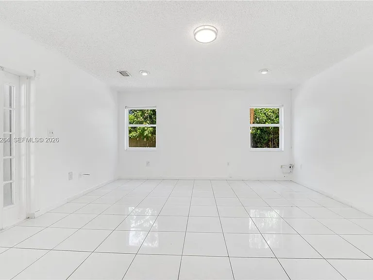 15241 SW 150th St — Photo 3