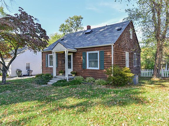 2nd image of 637 Sheridan Dr