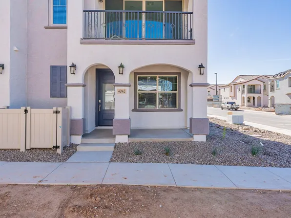 4042 E Amoroso Dr, Gilbert, AZ 85296