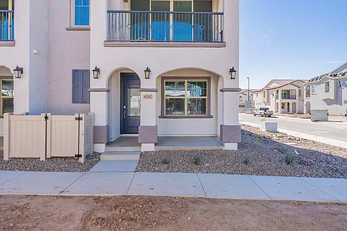 4042 E Amoroso Dr Photo 1