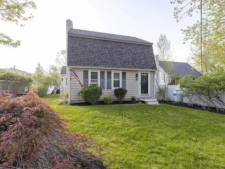 16 Grasshopper Ln — Photo 3