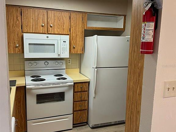 5th image of 8563 Pilgrim Ct