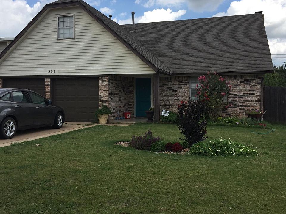1st image of 304 S Morgan Dr