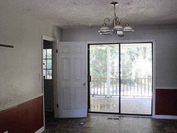 3rd image of 6101 Brittany Ct