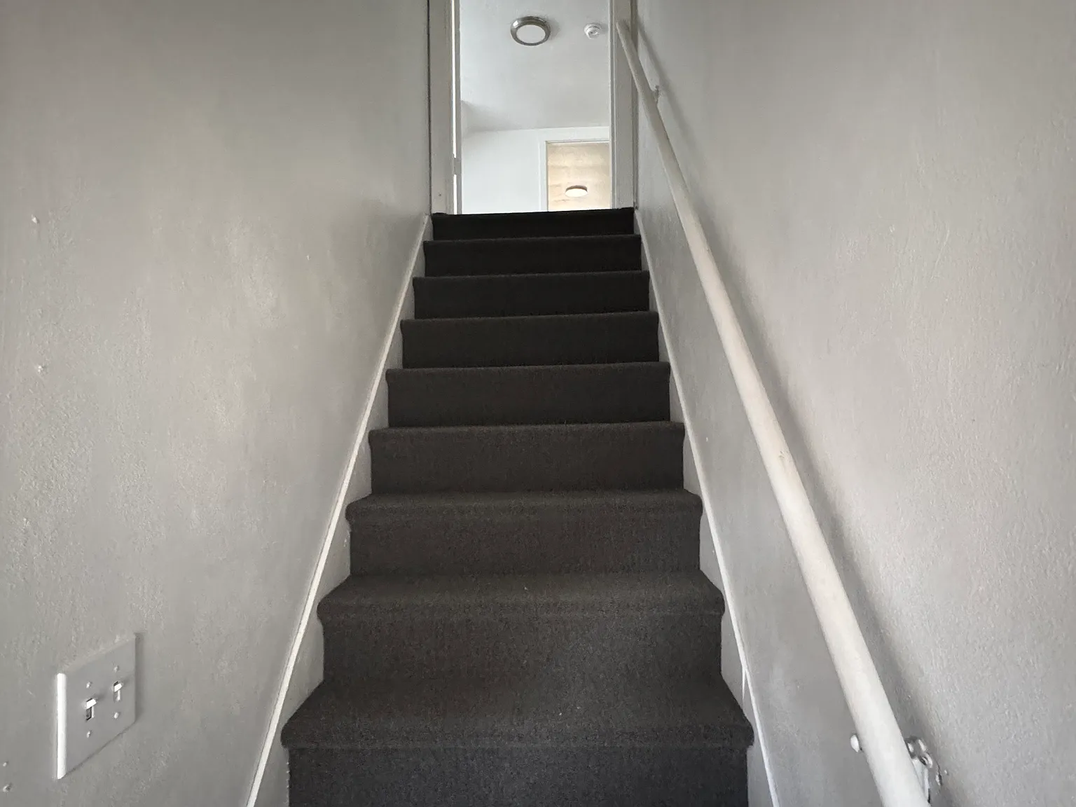 1 bed, 700 sqft, $900 — Photo 2
