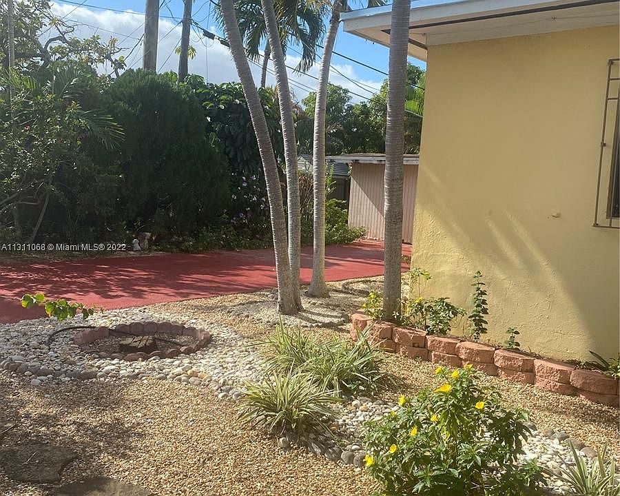 2nd image of 250 SW 68th Ave #0