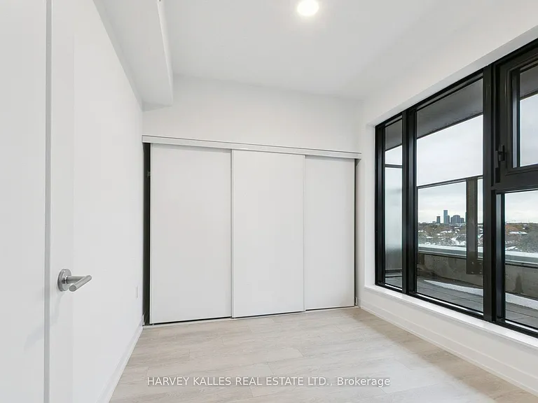 801 The Queensway #706 — Photo 23