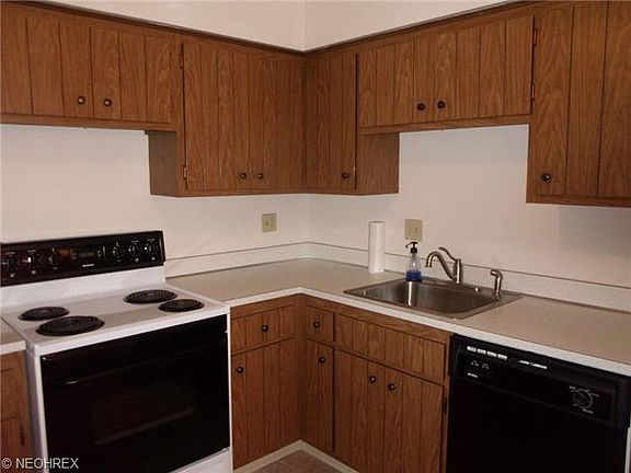 3rd image of 2842 Pease Dr APT 207S