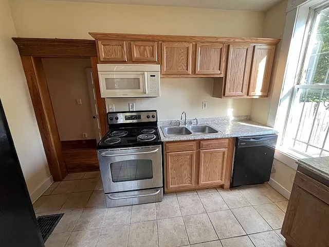 1299 Franklin Ave #1299 — Photo 11