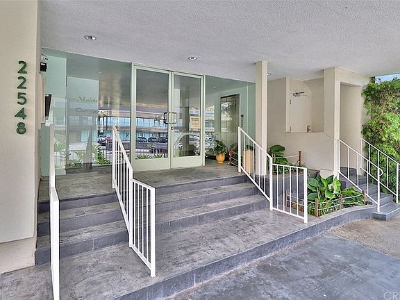 5th image of 22548 Pacific Coast Hwy Unit 302