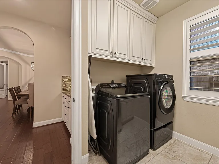 3835 Dortmund Dr — Photo 24