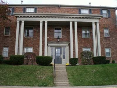 126 Jamestown Ct APT B, Pittsburgh, PA, 15216