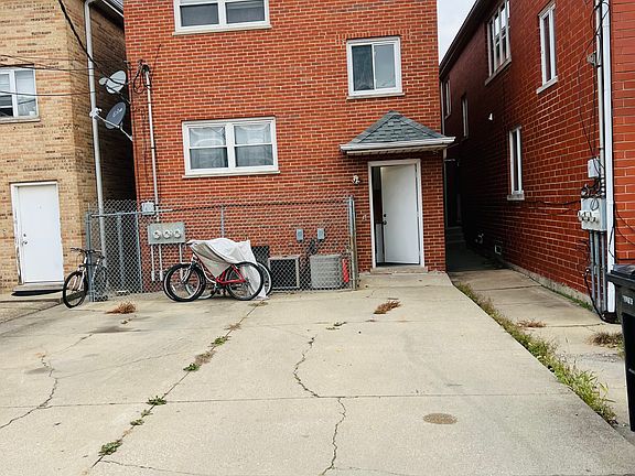 3rd image of 1317 W 31st Pl Floor 1