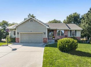 811 Carriage Ct, Maize, KS 67101