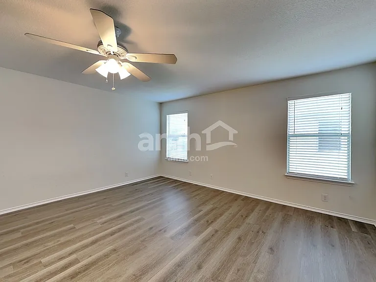 455 Dolly Dr — Photo 9