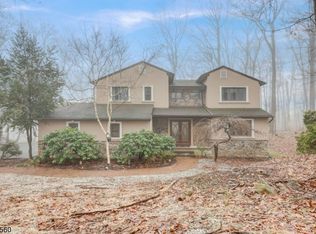 12 Timberline Dr, Flanders, NJ 07836