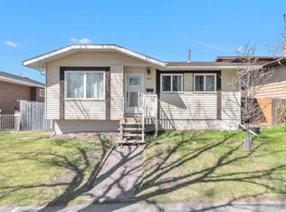 4056 S 44th Ave NE, Calgary, AB T1Y 5X9