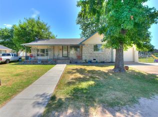 211 N Front St, Noble, OK 73068