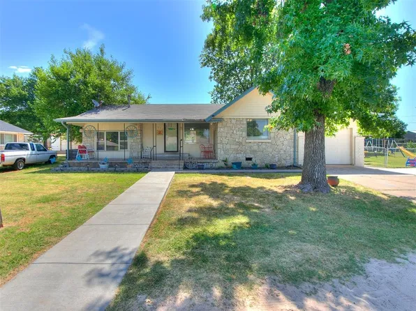 211 N Front St, Noble, OK 73068