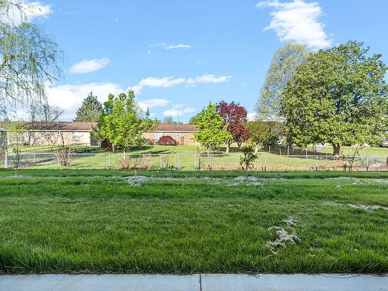 224 Drayton Dr #H — Photo 32