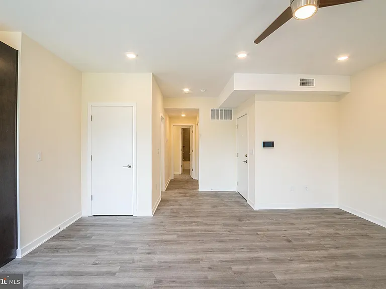 1300 S 24th St #D2 — Photo 7