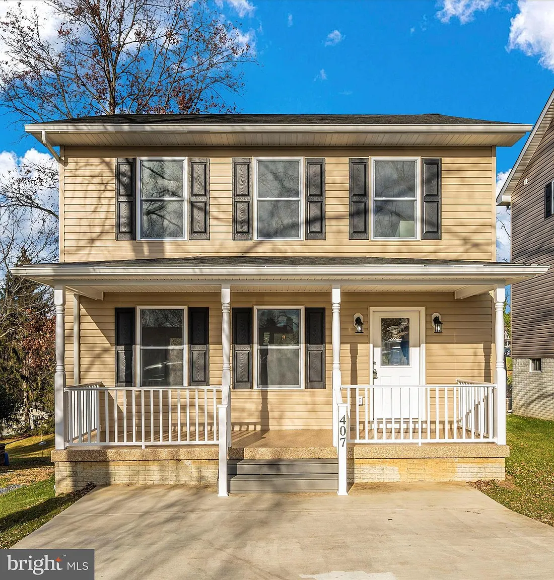 407 E E St photo 1