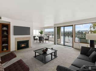 904 E Bay Dr NE APT 304, Olympia, WA
