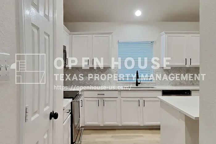 405 Hackberry Dr — Photo 6