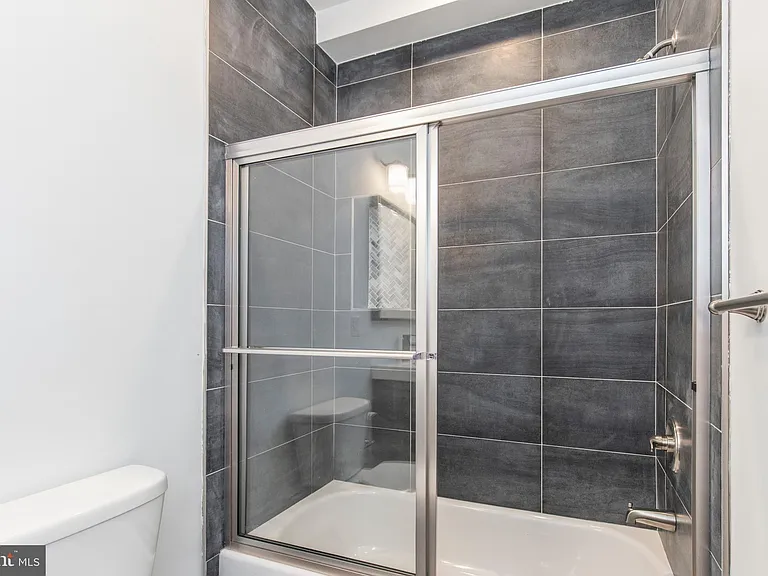 2412 W Master St #A — Photo 11