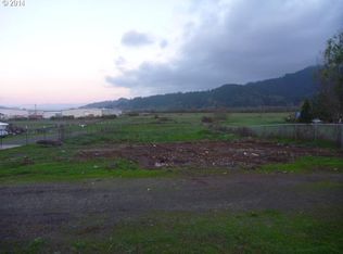 1004 S Comstock Rd, Sutherlin, OR 97479