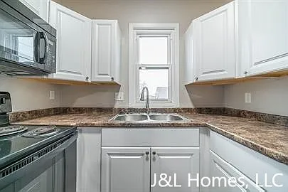 170 S Highland Ave Photo 1
