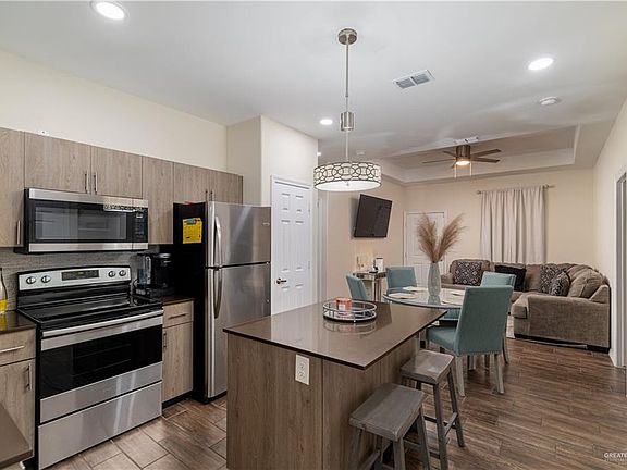 3rd image of 2218 N Hester St