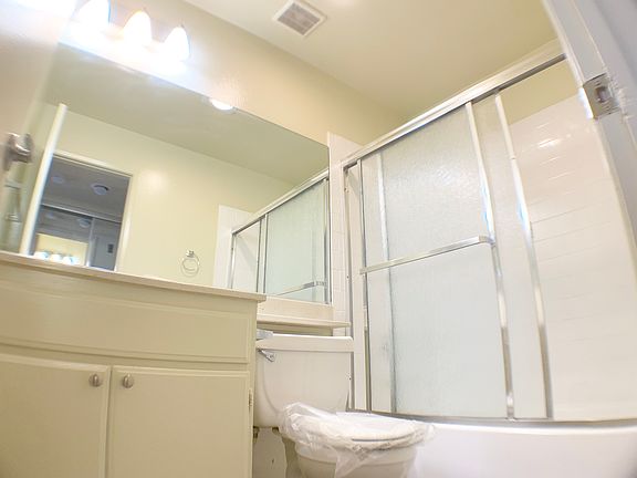 3rd image of 3745 Glendon Ave #105A