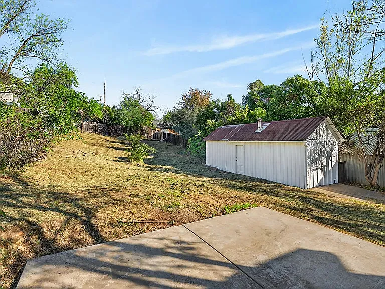 2036 Placer St — Photo 34