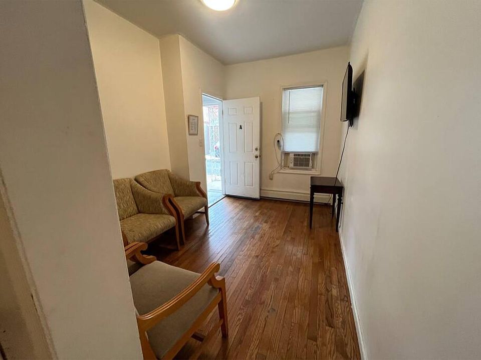 1st image of 37 N Bellevue Ave APT 1