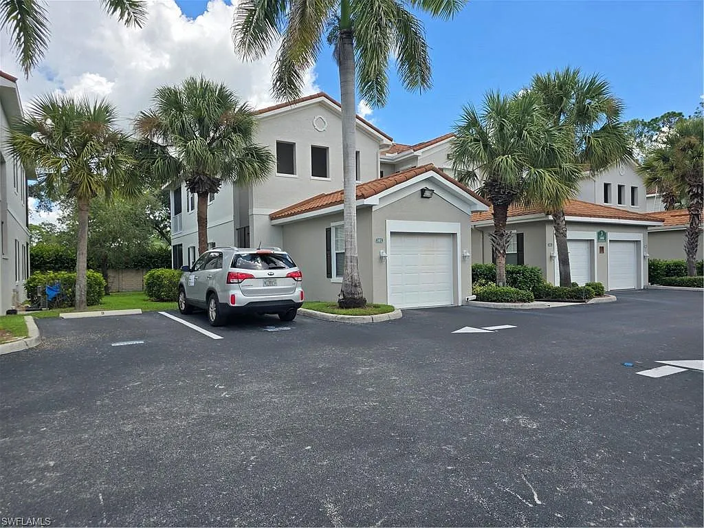 3 bed, 2.0 bath, 1657 sqft, $2,000 — Photo 1