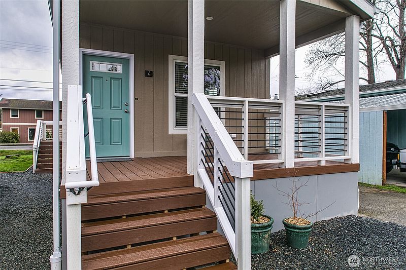 4th image of 2400 DONOVAN Avenue #4