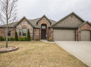 5715 S 61st St, Rogers, AR 72758