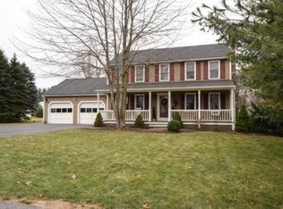 6 Highland View Dr, Sutton, MA 01590