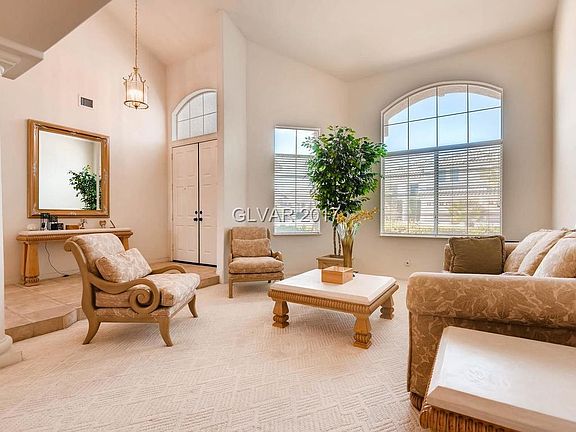 3rd image of 3968 Windansea St