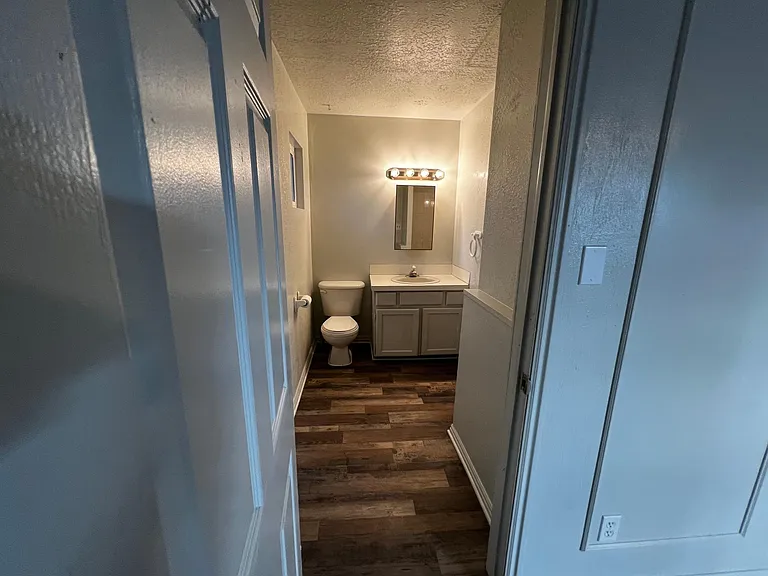 423 N Main St — Photo 18