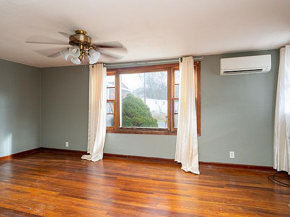 5th image of 117 1/2 Brookside Dr